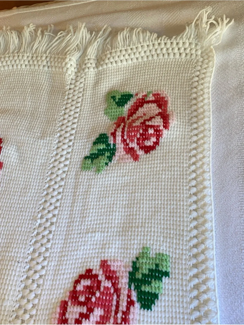 Hand crochet Afghan throw cottage rose Crosstitch cottage core 38“ x 80“ – B 12